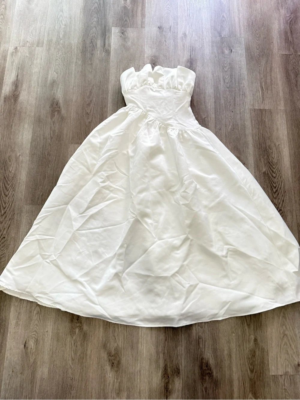 elliatt laurel white satin ruffle bust strapless bridal maxi gown dress small